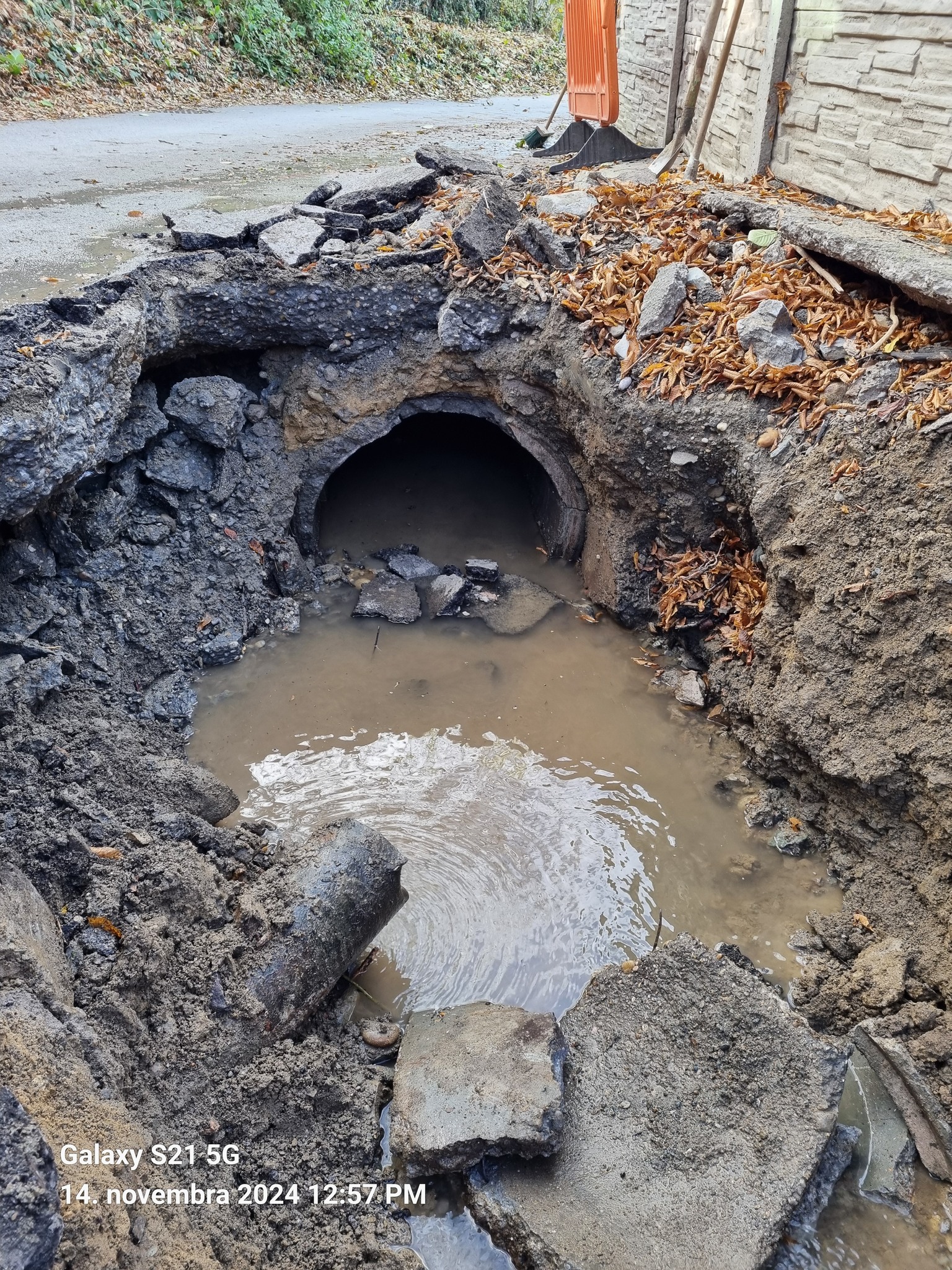 potocna poskodena cesta 2 | WebJET CMS